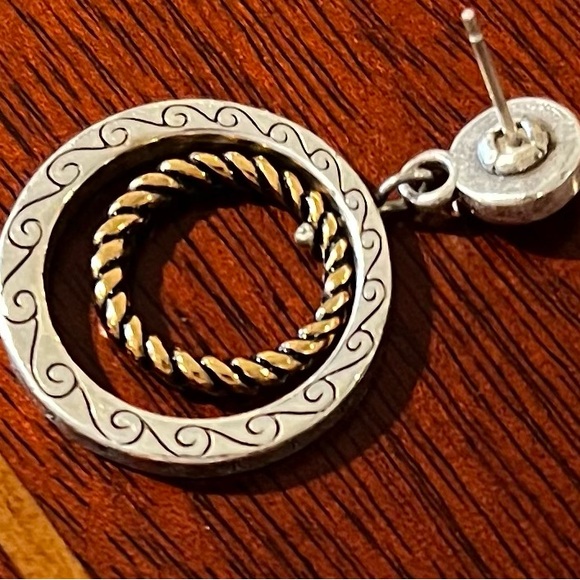 Silver and gold Brighton earring - Picture 4 of 4